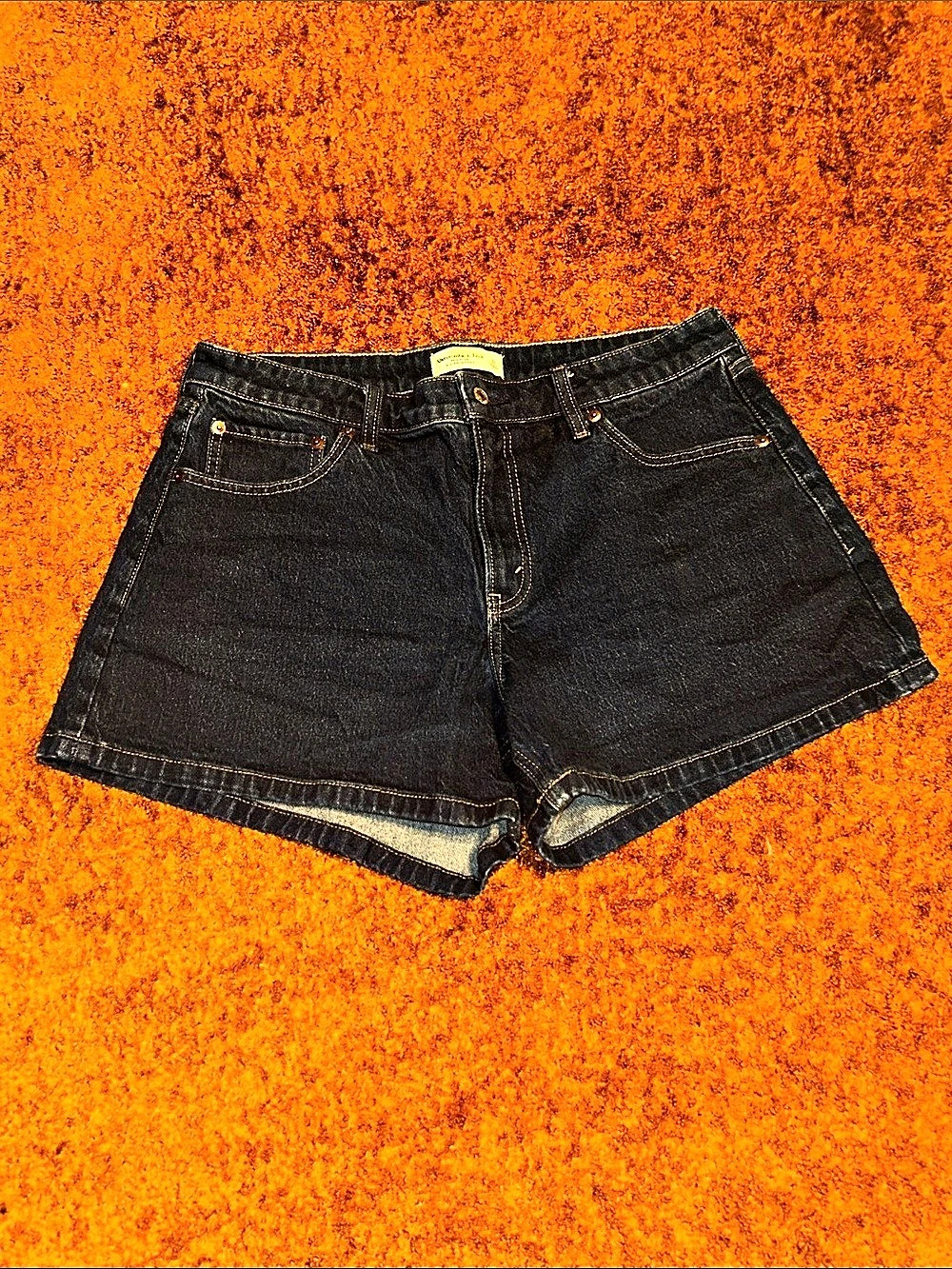 Abercrombie & Fitch Curve Love Mid Rise A-Line Short Jean Shorts Waist 31